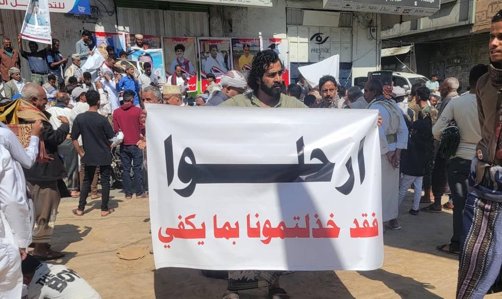 تعز: أحد عشر جمعة من الاحتجاجات ضد الانفلات الأمني