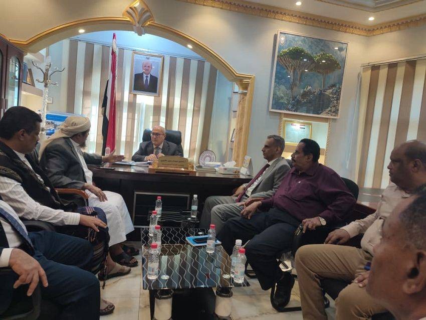 الوزير الأغبري يبحث مشروع موازنة السلطة المحلية بمحافظة المهرة لعام 2026