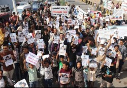 تعز: تظاهرة تطالب بالقبض على قاتل الطفل "مرسال" وتندد بالانهيار الأمني