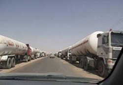 قطاع قبلي في أبين يعرقل مرور مقطورات الغاز ويزيد أزمة عدن