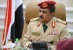 وزير الدفاع يشيد بالموقف السعودي الداعم لليمن ومؤسساته الشرعية