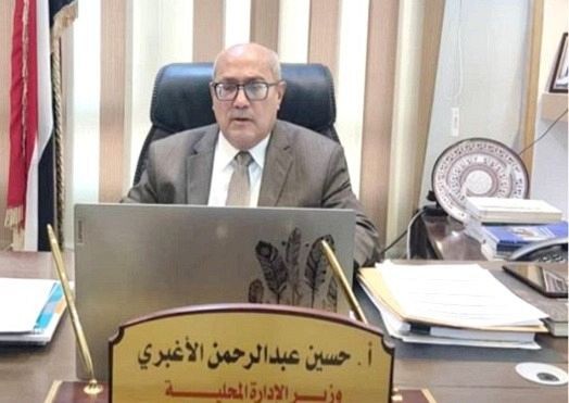 الأغبري يتوعد بإنهاء الجبايات غير القانونية على مداخل المدن والطرقات