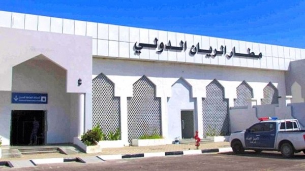 بن بريك يوجه بإعادة تشغيل مطاري الريان وسيئون ومحاسبة المتورطين في أعمال النهب والانتهاكات