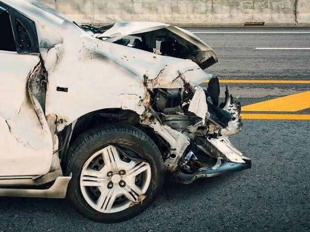 حوادث مرورية تخلف قتيلاً و8 مصابين خلال يوم واحد