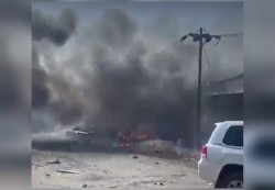 عدن: استهداف موكب عسكري بتفجير سيارة مفخخة