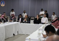 الرياض: اجتماع دولي يدعو إلى دعم خفر السواحل اليمني وتأمين الممرات البحرية
