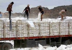 تقرير دولي: 16 مليون يمني سيحتاجون لمساعدات غذائية في يوليو المقبل