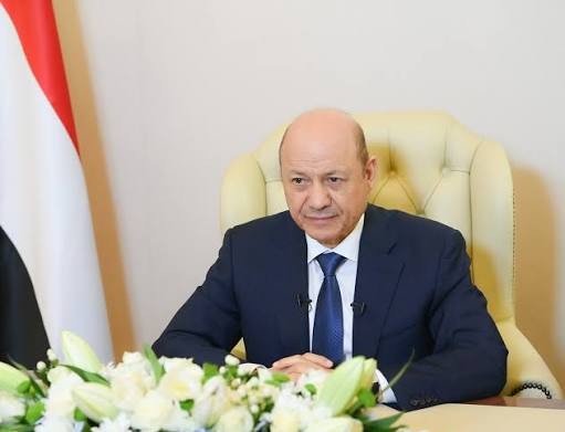 العليمي يثمّن دعم الرياض ويؤكد أولوية استعادة الاستقرار المالي