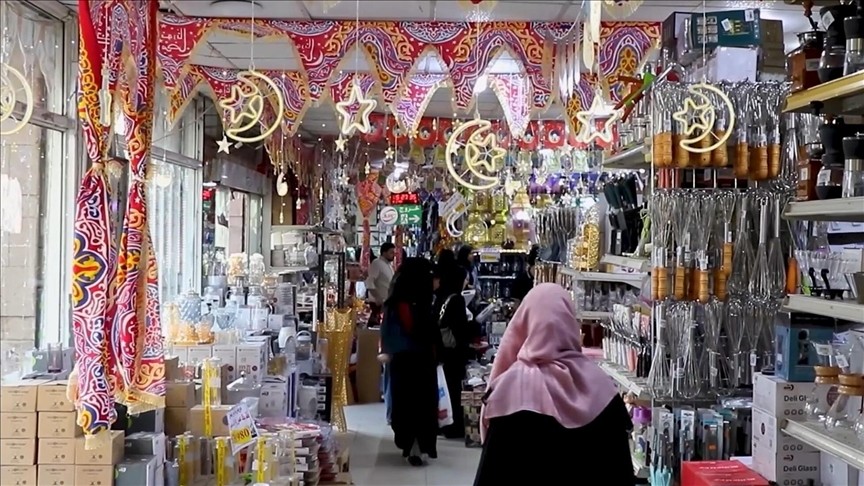 رمضان في صنعاء.. فرحة وتسوق رغم الظروف الاقتصادية الصعبة