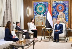 العليمي يبحث مع السفير الأميركي تعزيز التعاون الأمني وتأمين البحر الأحمر