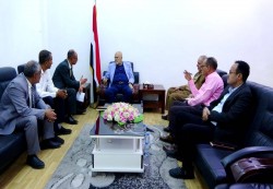 تعز: المحافظ شمسان يوجّه بتوفير مقر لنقابة الصحفيين
