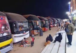أزمة تنظيمية تتكرر سنوياً في منفذ الوديعة وآلاف المسافرين ينتظرون العبور