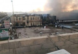 مأرب: وفاة طفل وإصابة 29 شخصاً في حريق بعدد من المحال التجارية