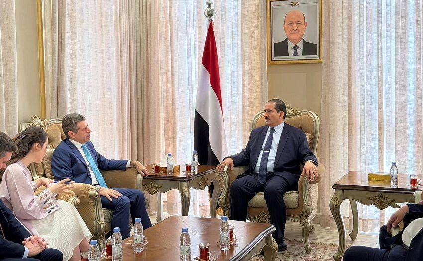 مباحثات يمنية أمريكية لتعزيز التعاون الأمني ودعم قدرات وزارة الداخلية