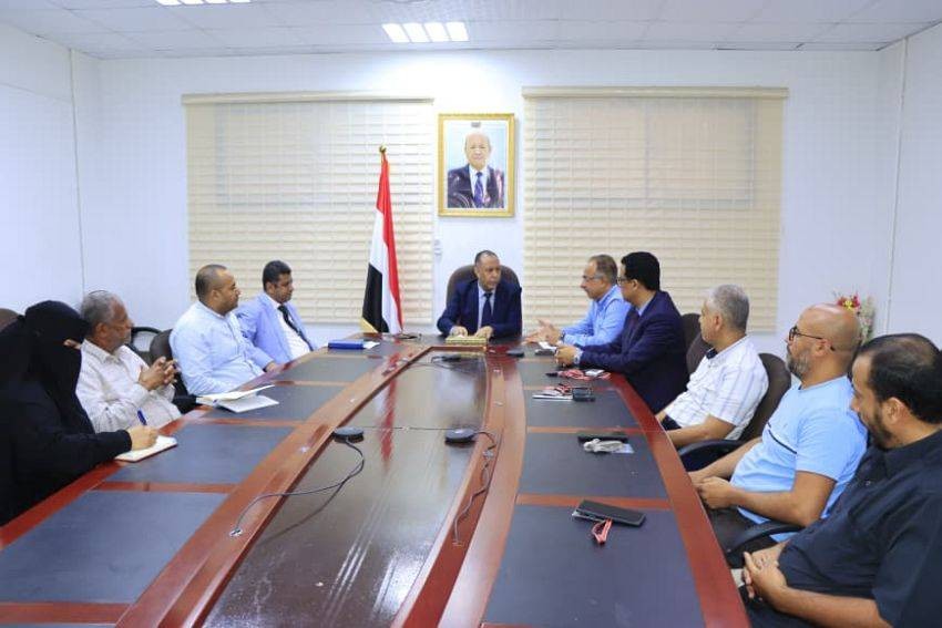 عدن: الحكومة تؤكد استقرار التموين الغذائي رغم التحديات الإقليمية