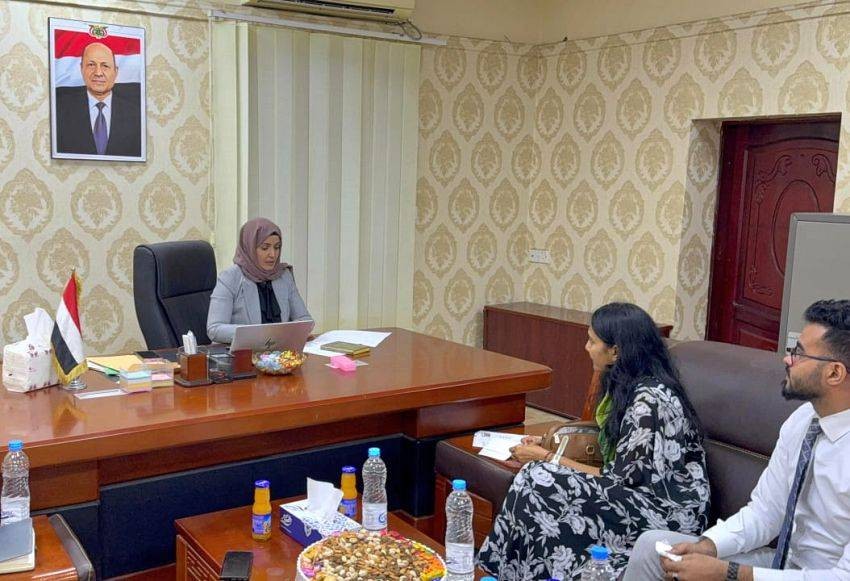 عدن: الحكومة وفريق العقوبات الأممي يبحثان توثيق الانتهاكات وتعزيز التنسيق