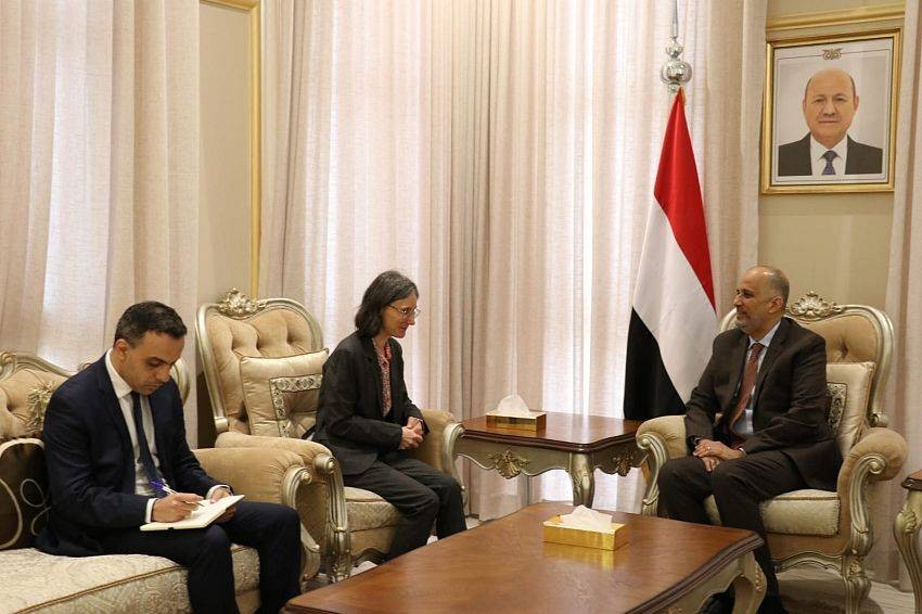 وزير المالية يبحث مع السفيرة الفرنسية دعم مسار التعافي في اليمن