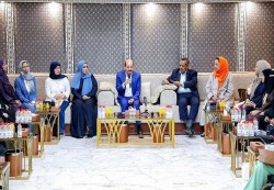 الزنداني يؤكد التزام الحكومة بتمكين المرأة وتعزيز مشاركتها في صنع القرار