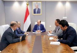 رئيس الوزراء يوجّه بتعزيز الإصلاحات في مصلحتي الضرائب والجمارك