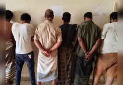 المهرة: الشرطة تضبط خلية متورطة بالسرقة وترويج المخدرات