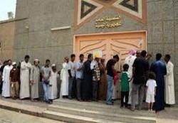 السفارة اليمنية بالرياض توضح حقيقة وفاة مقيم يمني وتنفي احتجاز جثمانه