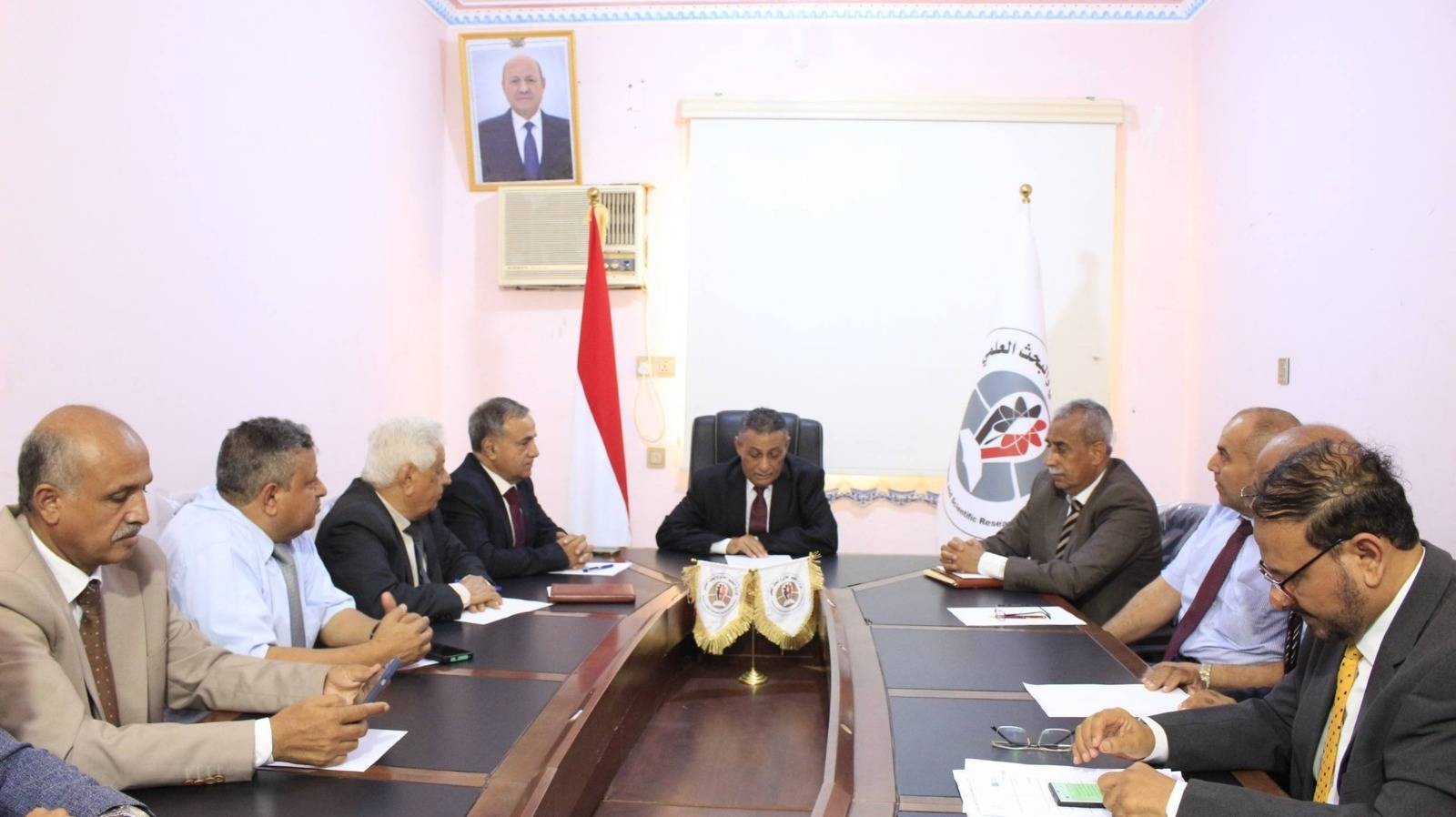 عدن: التعليم العالي تناقش إنشاء شبكة علاقات دولية لربط الجامعات اليمنية بالأوروبية