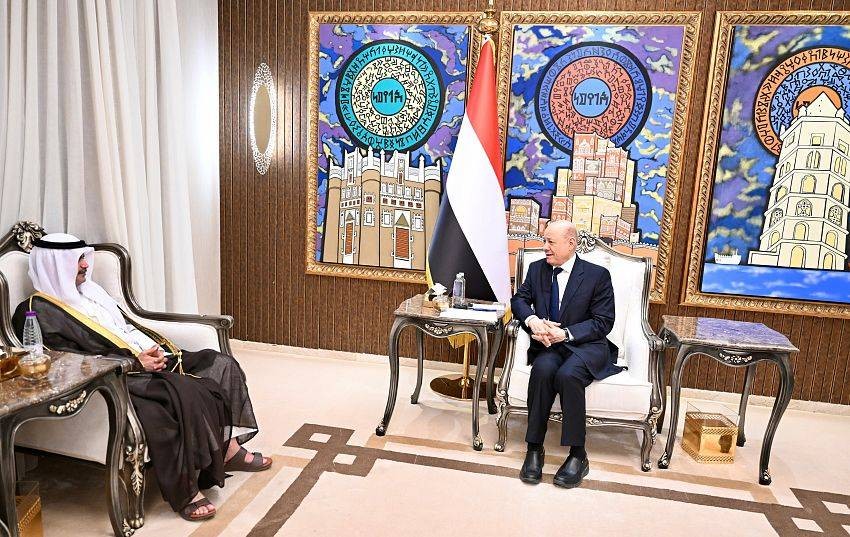 العليمي يؤكد رفض اليمن للاعتداءات الإقليمية ويشيد بالعلاقات مع الكويت