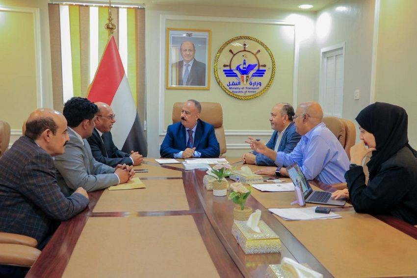 عدن: الحكومة تبحث استئناف مشروعي مينائي قرمة وبروم