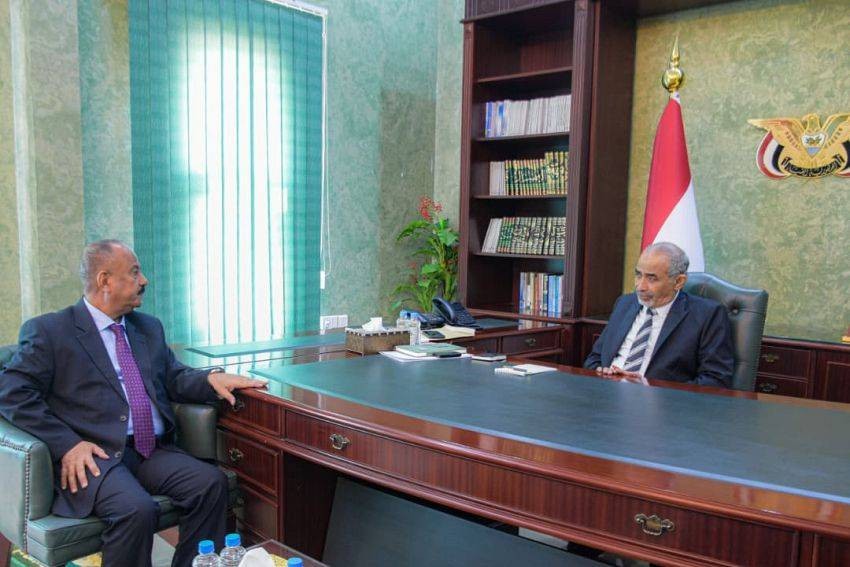 الصبيحي يوجّه بتعزيز جاهزية الموانئ والمطارات وتحسين خدمات النقل