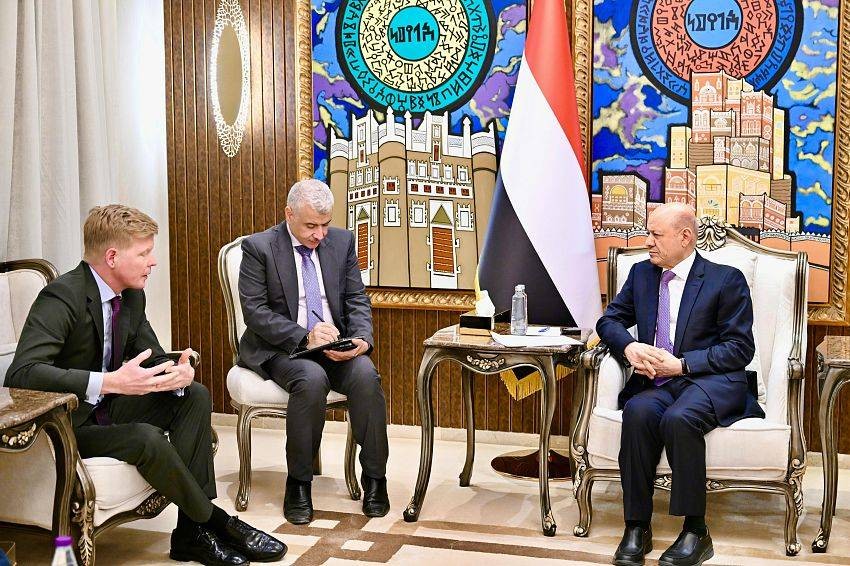 العليمي: لا جدوى من مبادرات التهدئة دون معالجة جذور الأزمة المرتبطة بنهج إيران