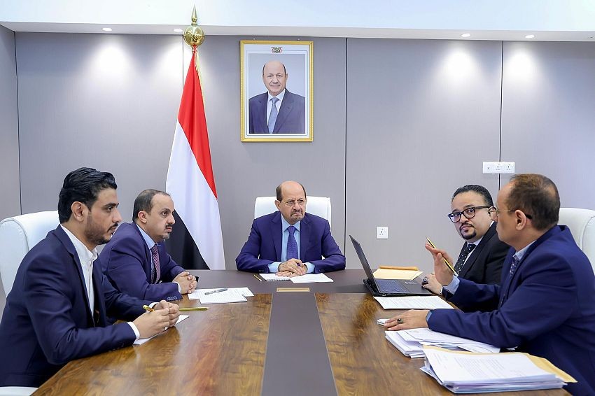 الحكومة تدفع نحو تحديث الإعلام الرسمي واستعادة حضوره من عدن