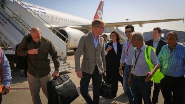 المبعوث الأممي يغادر عدن بعد مباحثات موسعة حول دعم السلام والاقتصاد