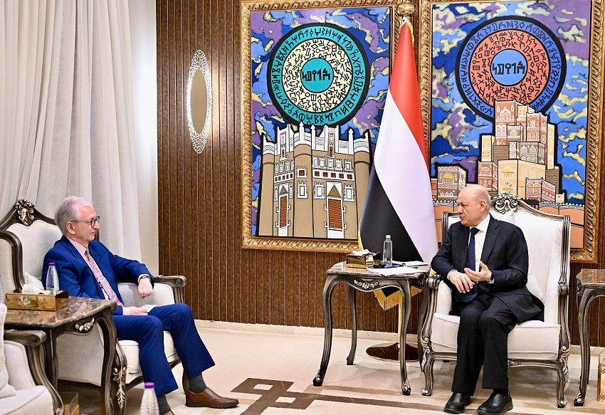 العليمي يبحث مع السفير الألماني دعم الإصلاحات ويدعو لاستثمار التحولات الإقليمية