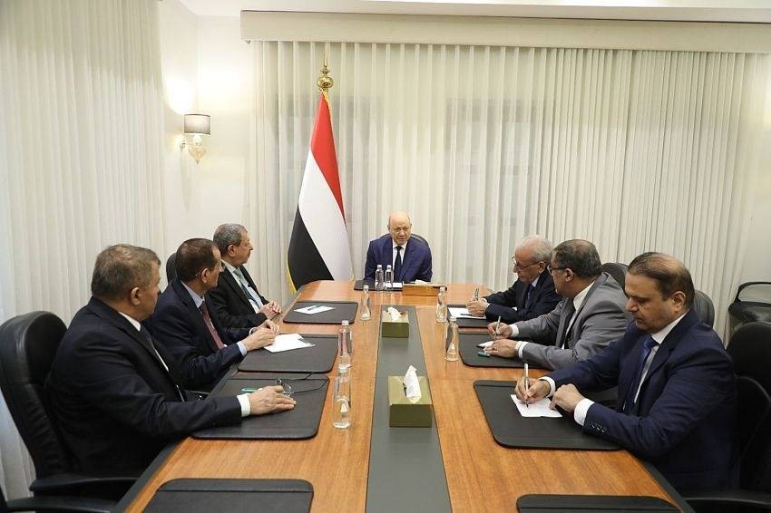 رئيس مجلس القيادة: إنهاء الازدواج المؤسسي مفتاح استعادة هيبة الدولة وتفعيل القضاء