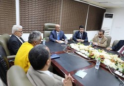 عدن: محافظ البنك المركزي يؤكد على تشديد الرقابة ومحاسبة المقصرين