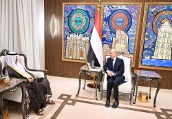 العليمي يؤكد رفض اليمن للاعتداءات الإقليمية ويشيد بالعلاقات مع الكويت