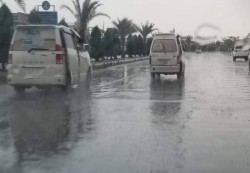 أمطار رعدية غزيرة تضرب المرتفعات وتحذيرات من السيول والضباب