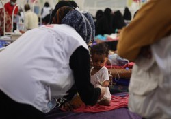أطباء بلا حدود تحذّر من انهيار خدمات الصحة للأطفال في اليمن