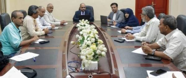 عدن: الحكومة تستكمل إعداد لائحة لتنظيم استخدام الترددات والأقمار الصناعية