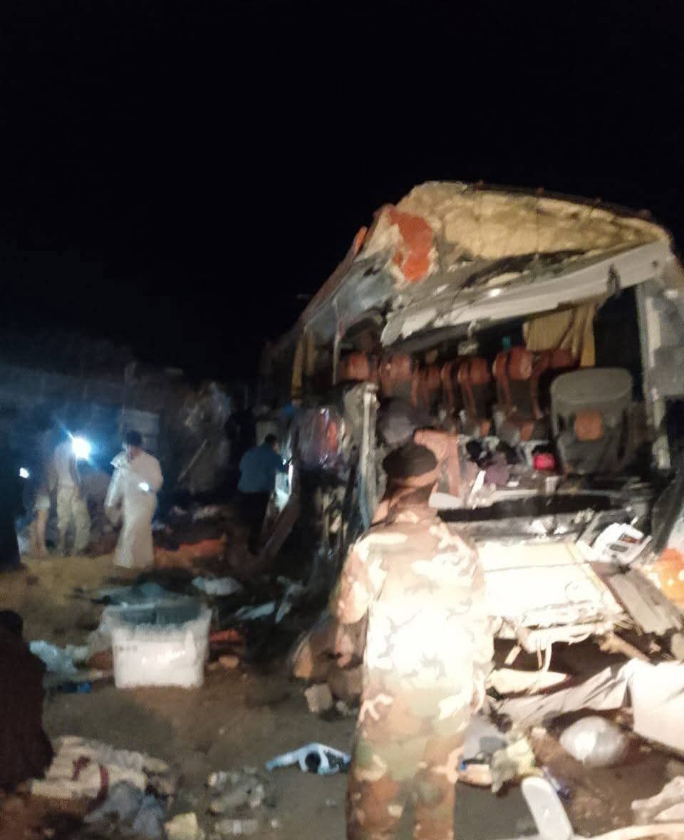 عشرات القتلى والجرحى في تصادم مروّع لحافلة مغتربين وقاطرة بطريق العبر
