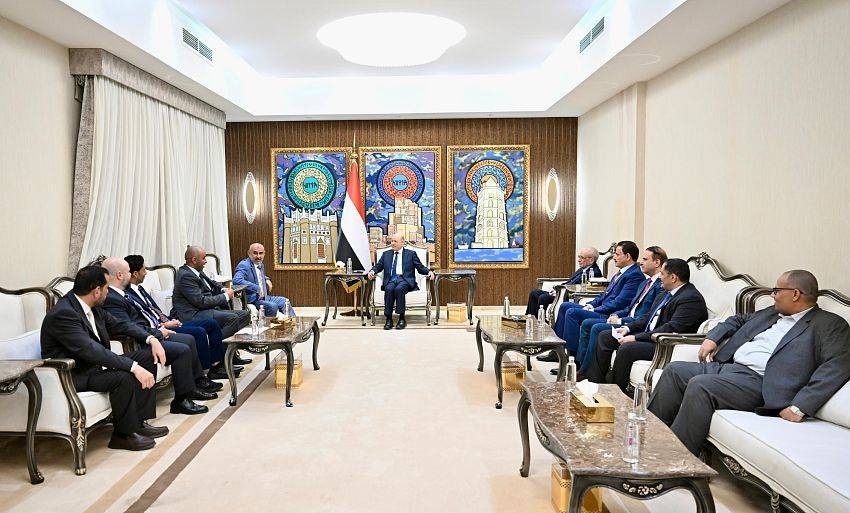 الرئيس العليمي يجدد التزام الدولة بإغلاق ملف المحتجزين بالكامل