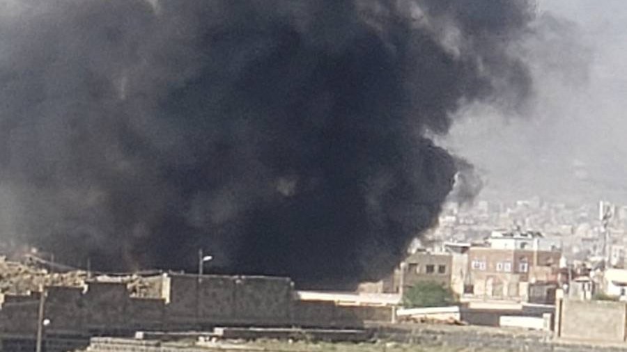 تصحيح: حريق هائل في مجمع سكني للمهمشين بصنعاء