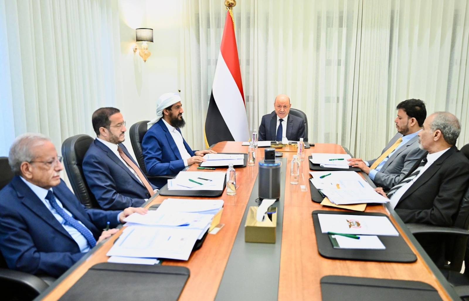 مجلس القيادة الرئاسي يناقش الأوضاع الأمنية والإصلاحات الاقتصادية والإدارية