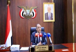 عدن: الحكومة تحذر من رفع أسعار السلع الأساسية بعد تعديل الدولار الجمركي