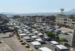 تعز: سائقو النقل يصعّدون احتجاجاتهم بسبب أزمة الغاز وتقليص الإمدادات