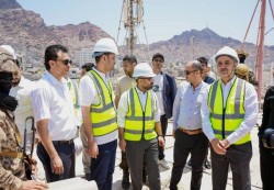 عدن: تحرك حكومي لإعادة تأهيل وتطوير خدمات الاتصالات والإنترنت