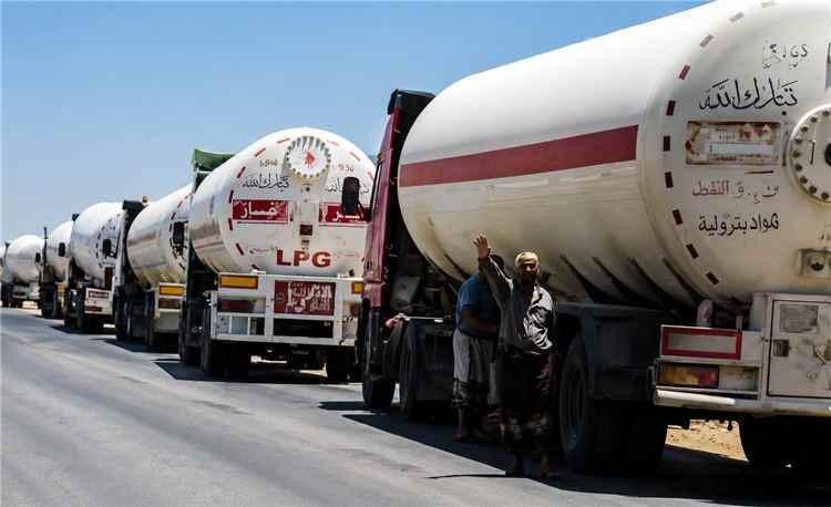 عدن: شركة النفط تنفي وجود أزمة وقود وتؤكد انتظام الإمدادات
