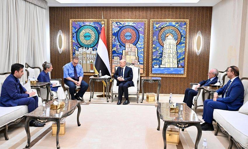 العليمي يبحث مع سفيرة هولندا تعزيز الدعم التنموي والإصلاحات الاقتصادية في اليمن