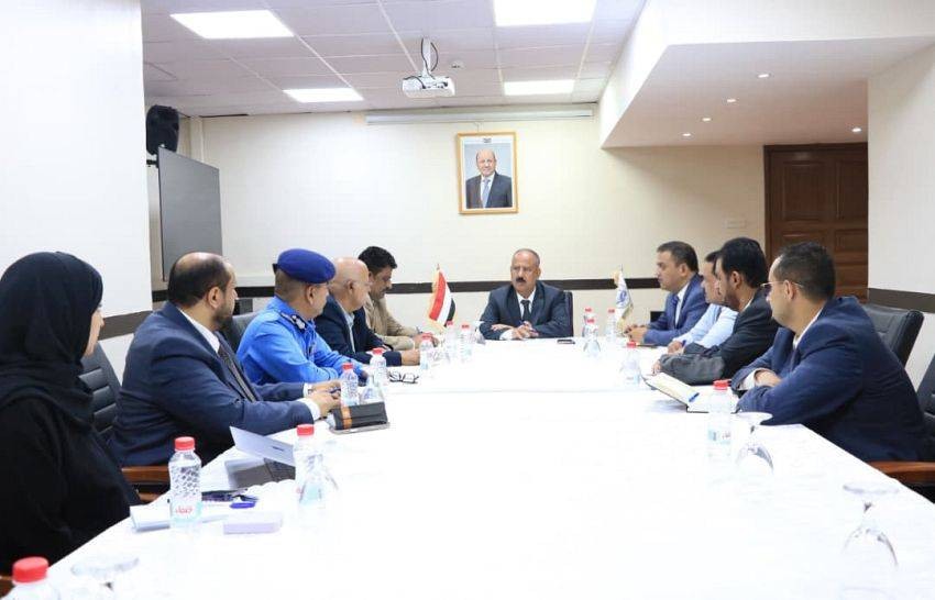 عدن: هيئة النقل البري تبحث تحويل الموانئ البرية إلى مناطق حرة وتعزيز الاستثمار