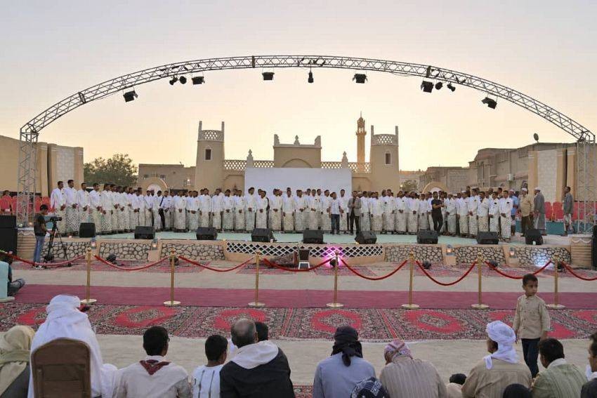 حضرموت تحتفي بزفاف 144 شاباً وشابة في مهرجان التيسير